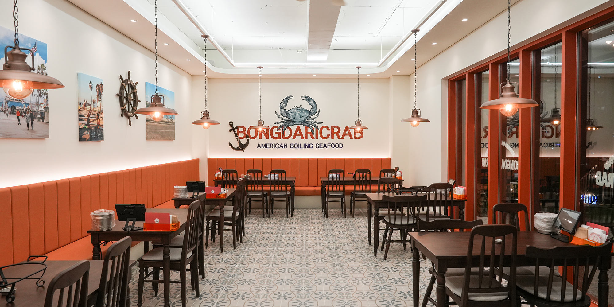 [식당] 미국 서부의 자유로운 느낌을 담은 식당 인테리어